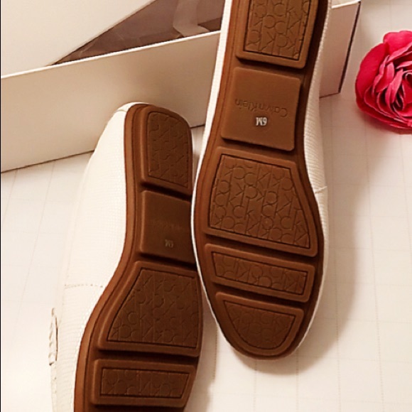 CALVIN KLEIN Women’s Lisette Flats.  White size 6 - Picture 5 of 8